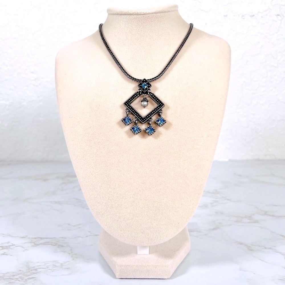 Vintage Black Chain & Topaz Pendant Necklace - Picture 3 of 9